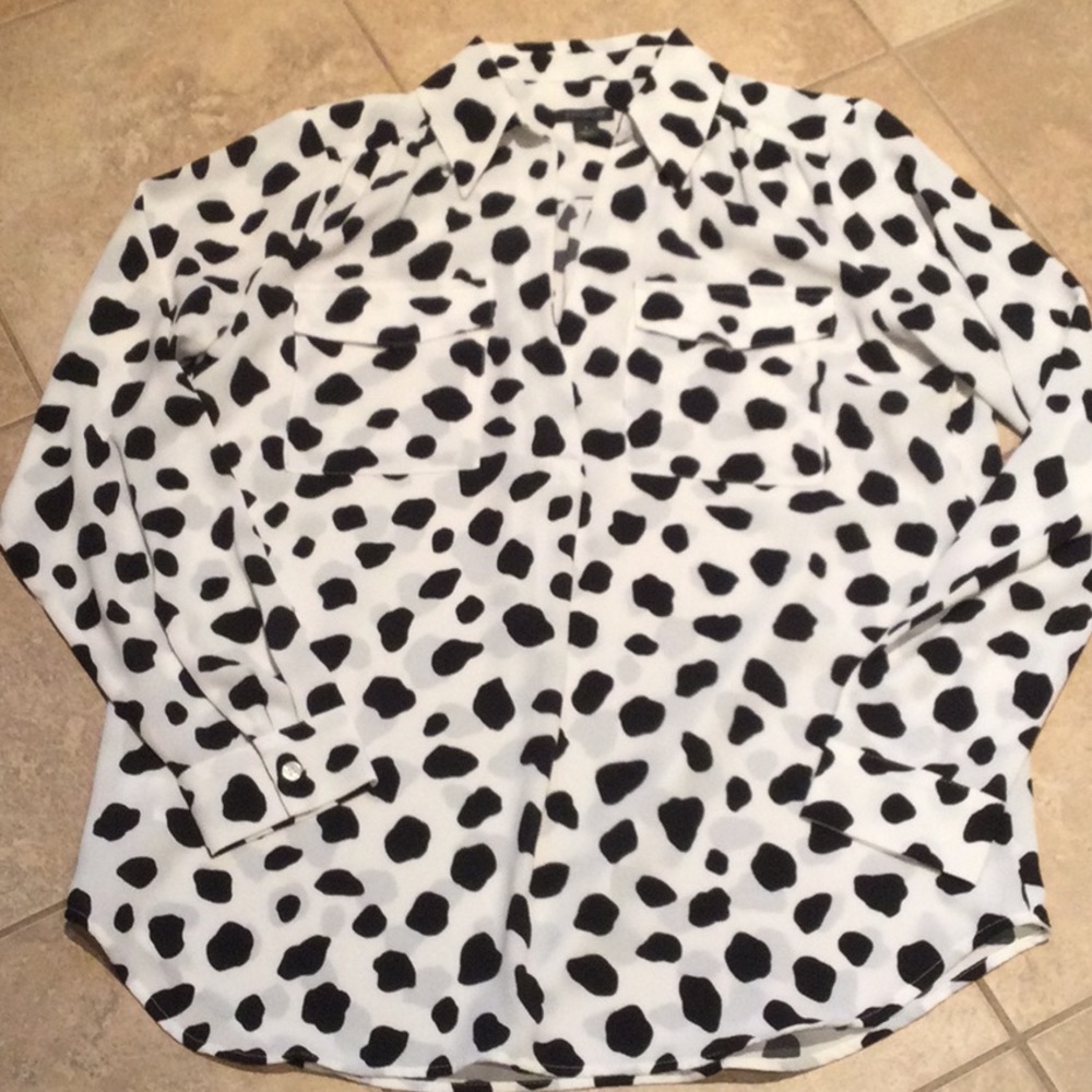 Ann Taylor LS Black and White Leopard blouse